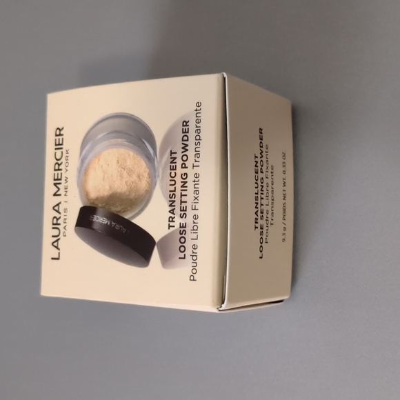 Laura Mercier Translucent Loose Setting Powder, Mini - Picture 3 of 6
